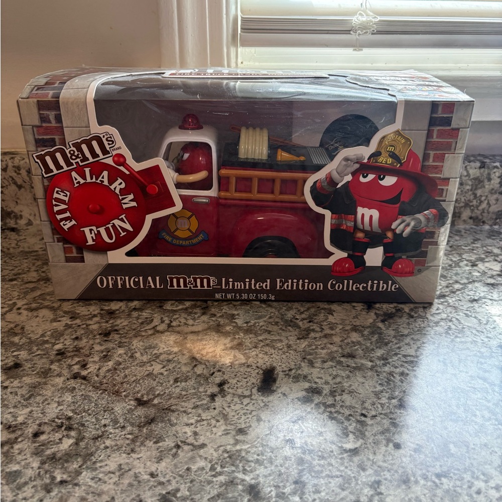 LIMITED EDITION OFFICIAL M&MS FIRE TRUCK DISPENSER BRAND NEW IN BOX